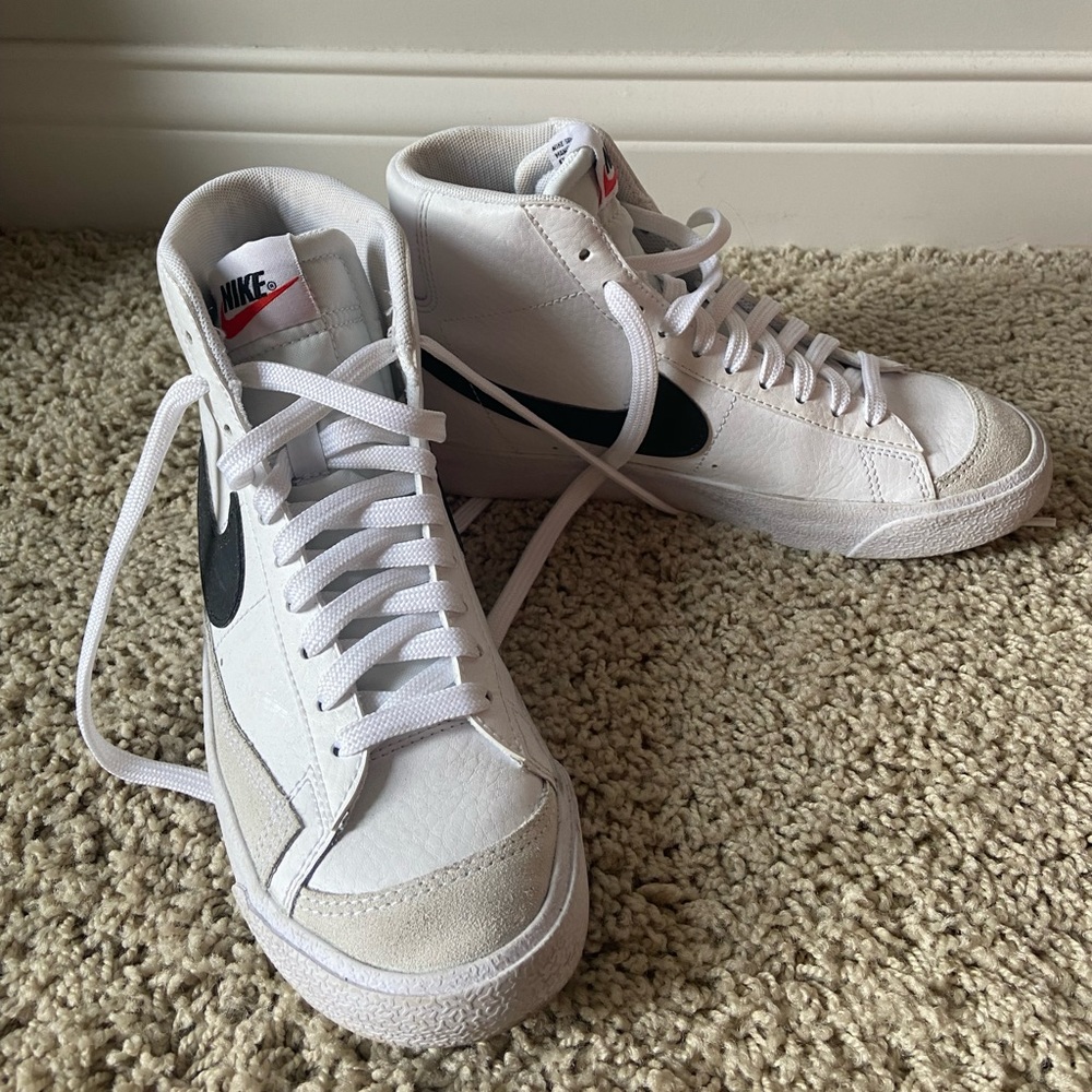 NIKE BLAZERS ! youth size, so they don’t include the orange sponge on tounges